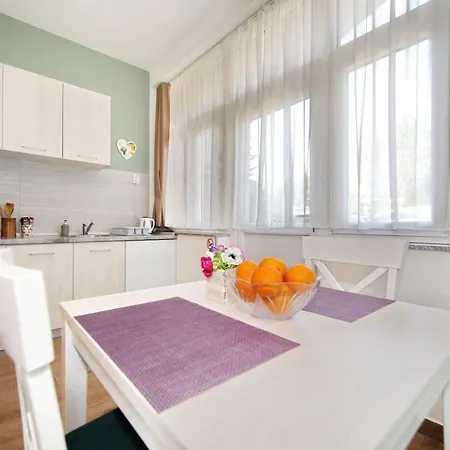 Apartment Close To The - Borik *